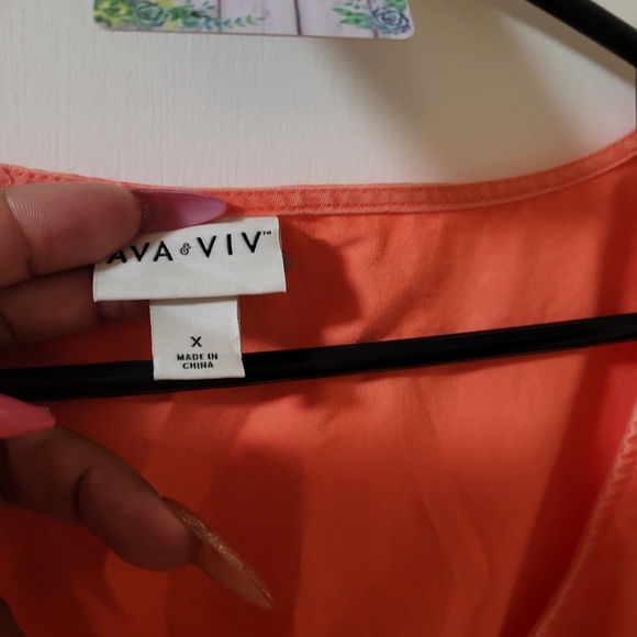 2. Ava Viv top sz XL - Picture 2 of 3